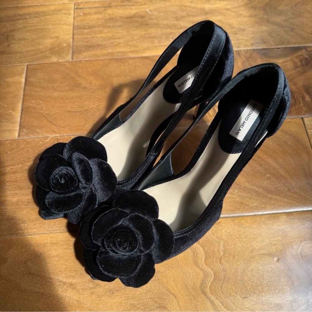 NWT Antonio Melani Ester Velvet Flower Heel Pumps Sz 6,5 (no original box) - Picture 4 of 12